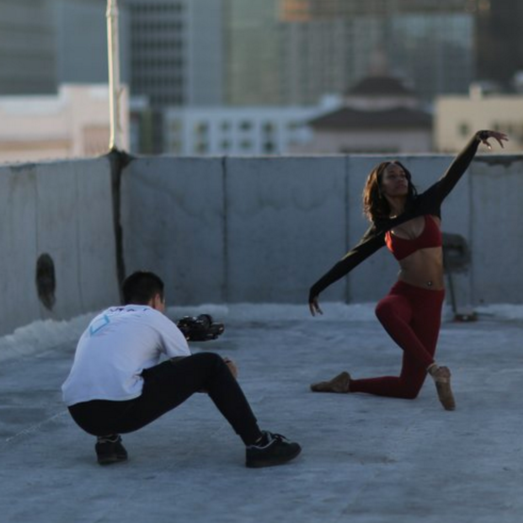 Ballerinas dancing...on the street!?