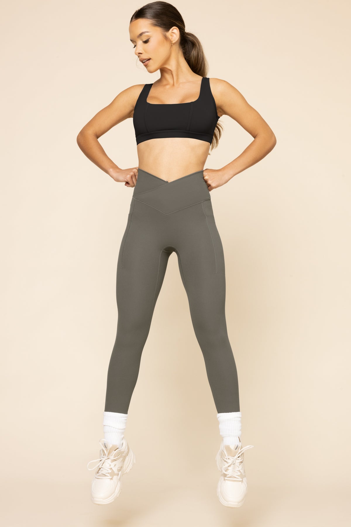 Crisscross Hourglass® Legging with Pockets - English Ivy – POPFLEX®