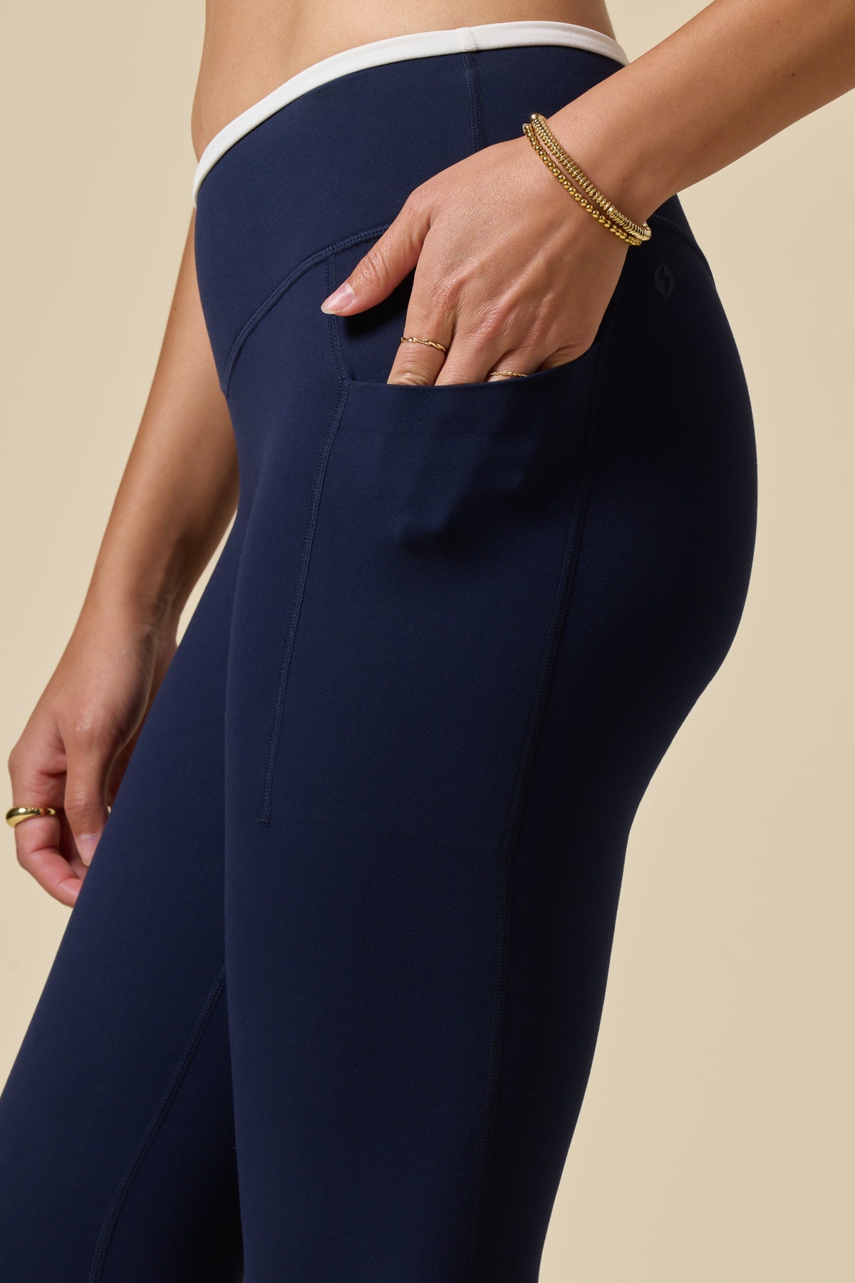 Crisscross Hourglass® Legging with Pockets - Cosmic Navy Contrast