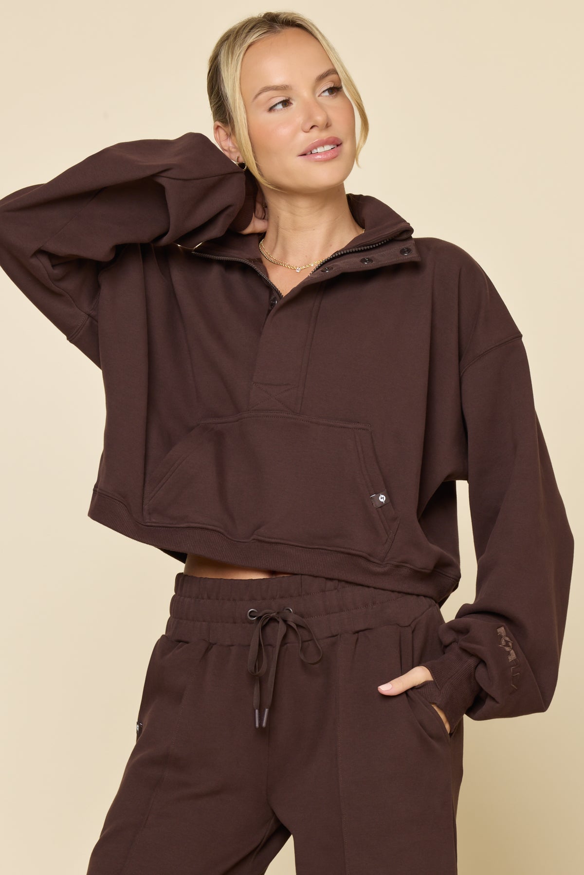トップス Goo Ooey Gooey Crop Half Zip - Ganache – POPFLEX®